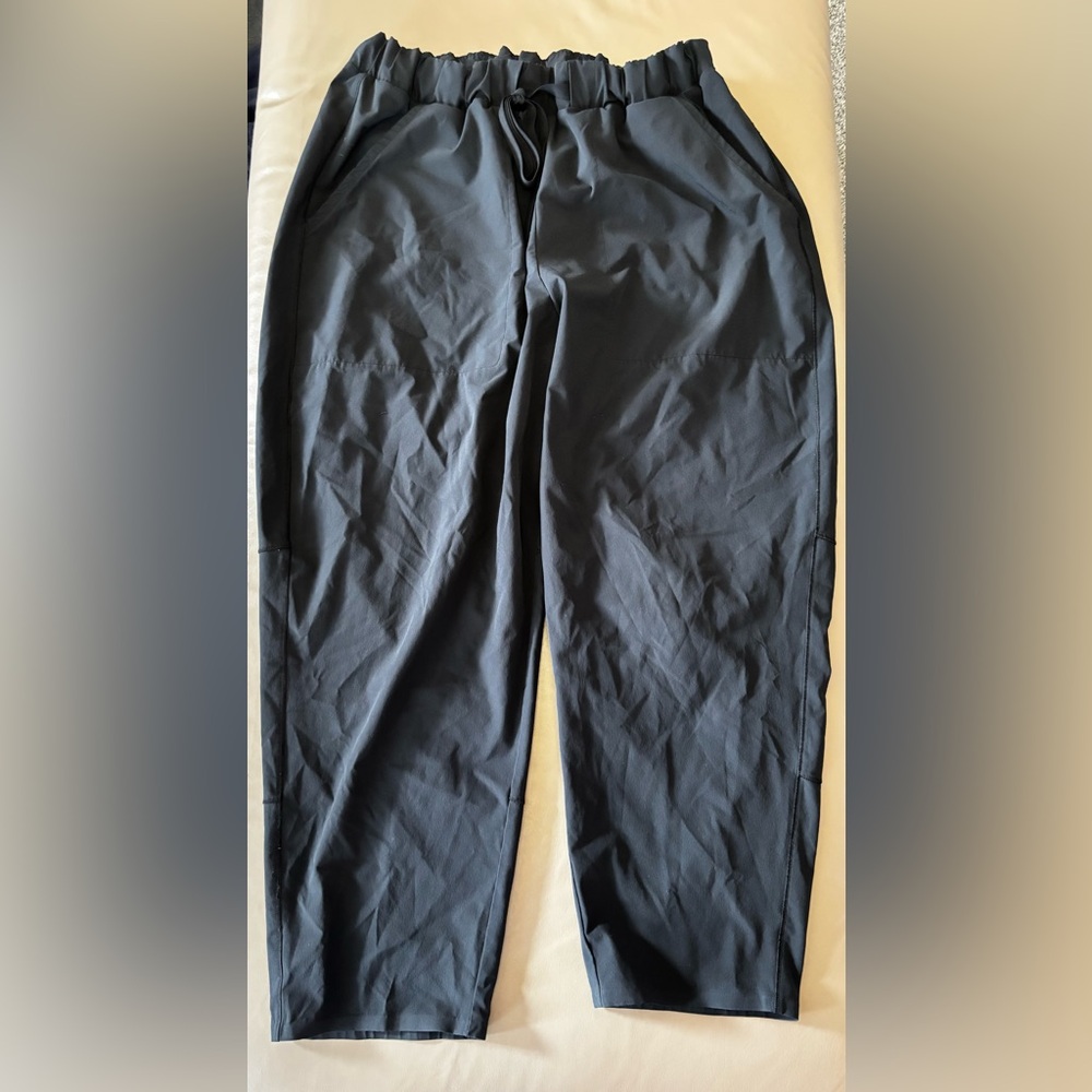 Under Armour Men's Dark Gray Dress Pants